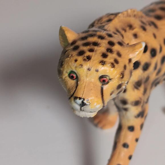 Lot of 7 AAA Animal Figures Lion, 2 Tiger , Leopard, 2 Buffalo, Panther Safari - Picture 13 of 16